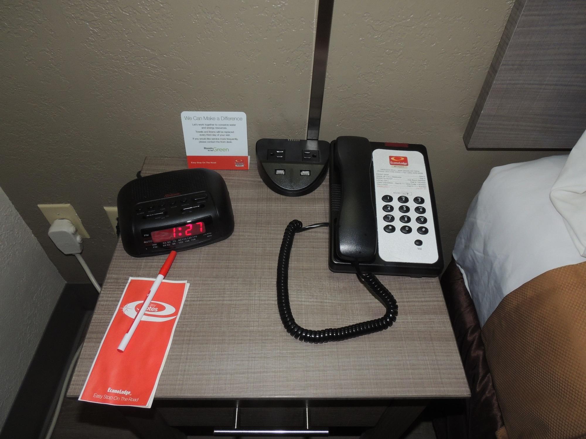 Econo Lodge Dewitt I-90 Extérieur photo