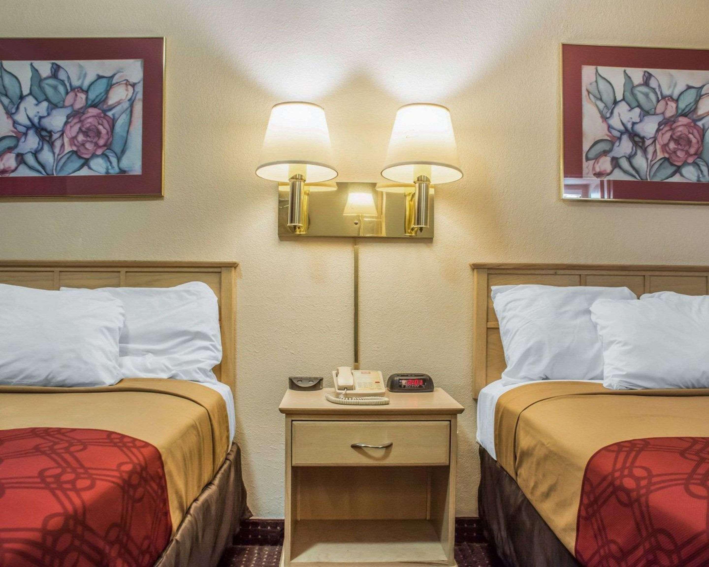 Econo Lodge Dewitt I-90 Extérieur photo