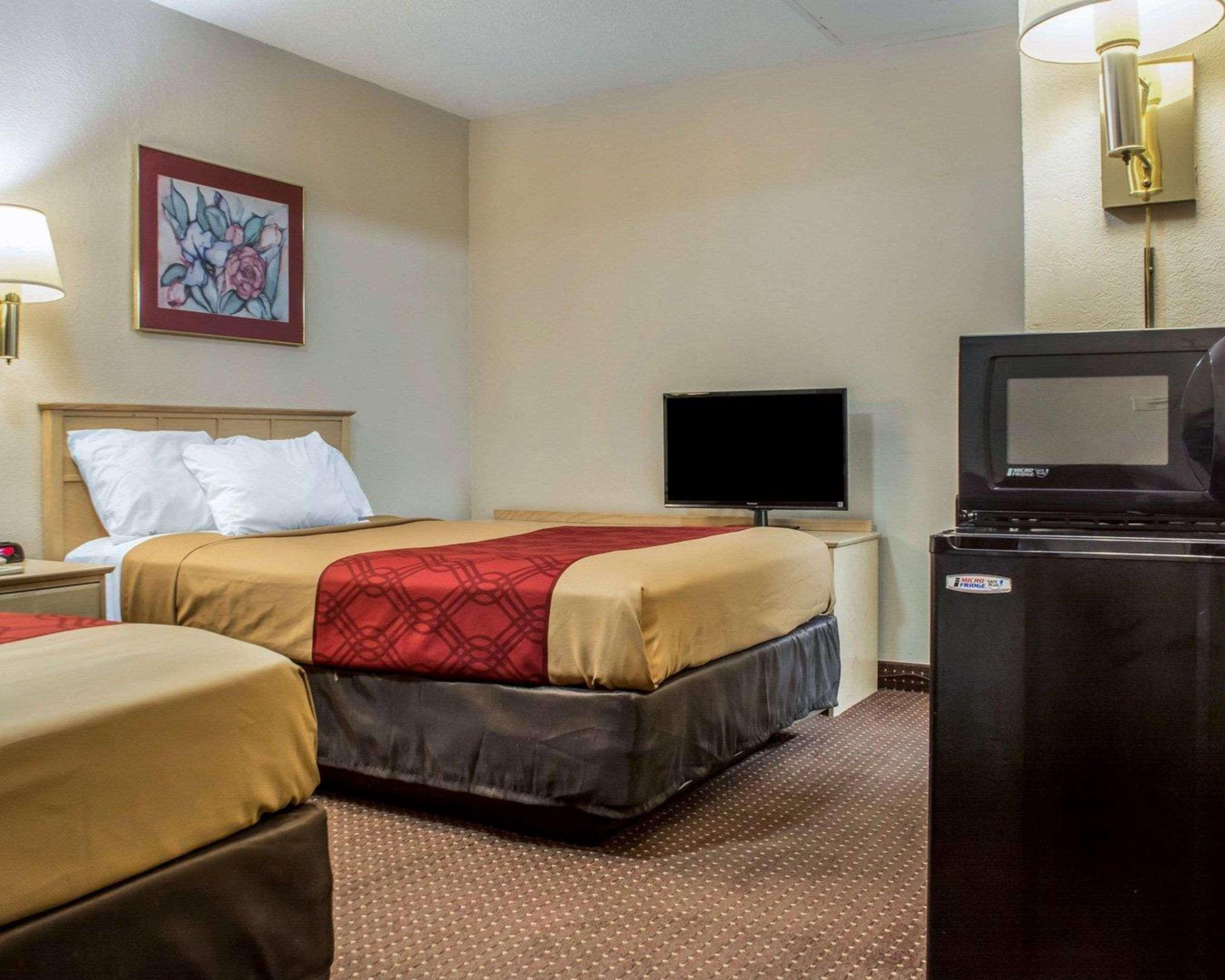 Econo Lodge Dewitt I-90 Extérieur photo