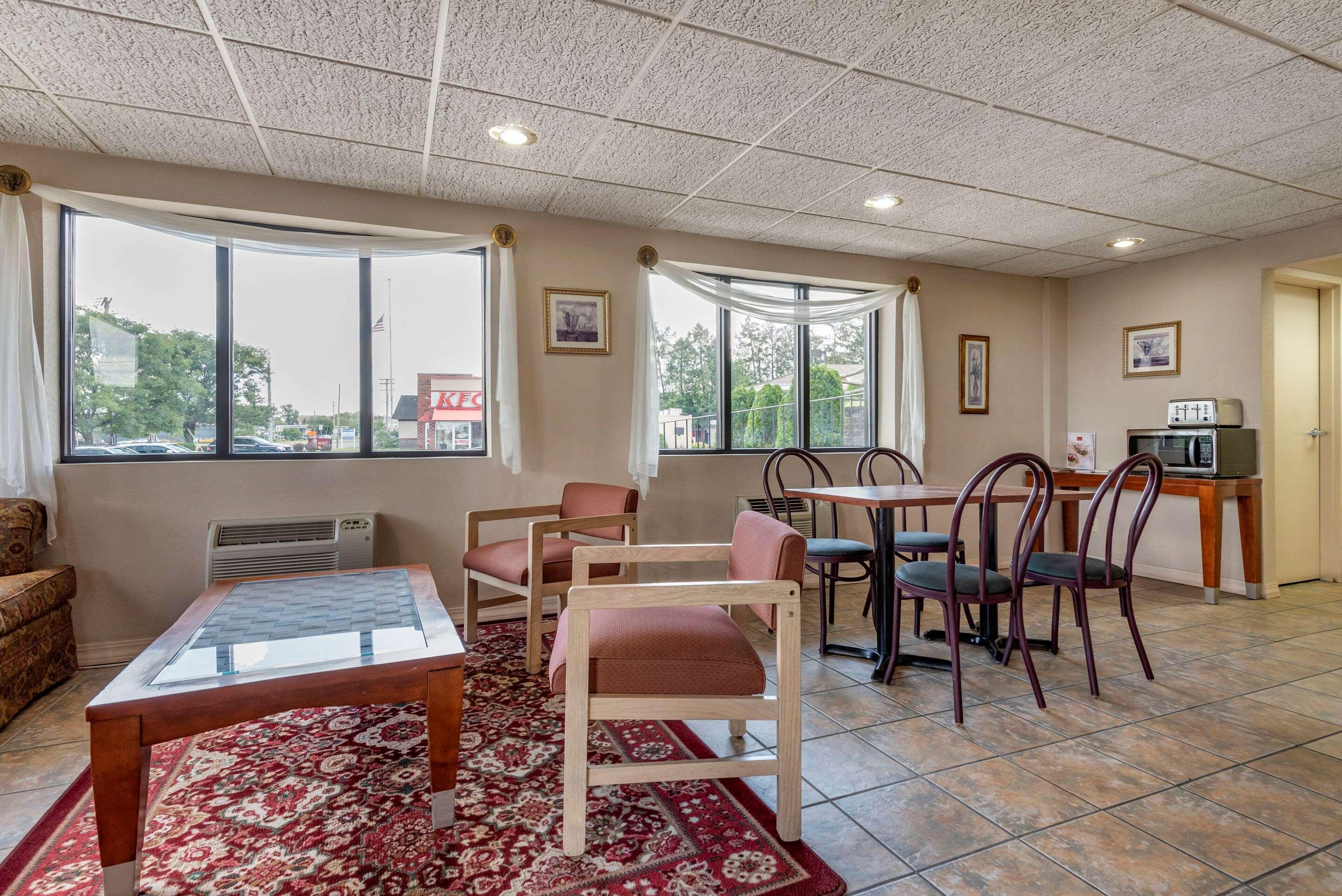 Econo Lodge Dewitt I-90 Extérieur photo
