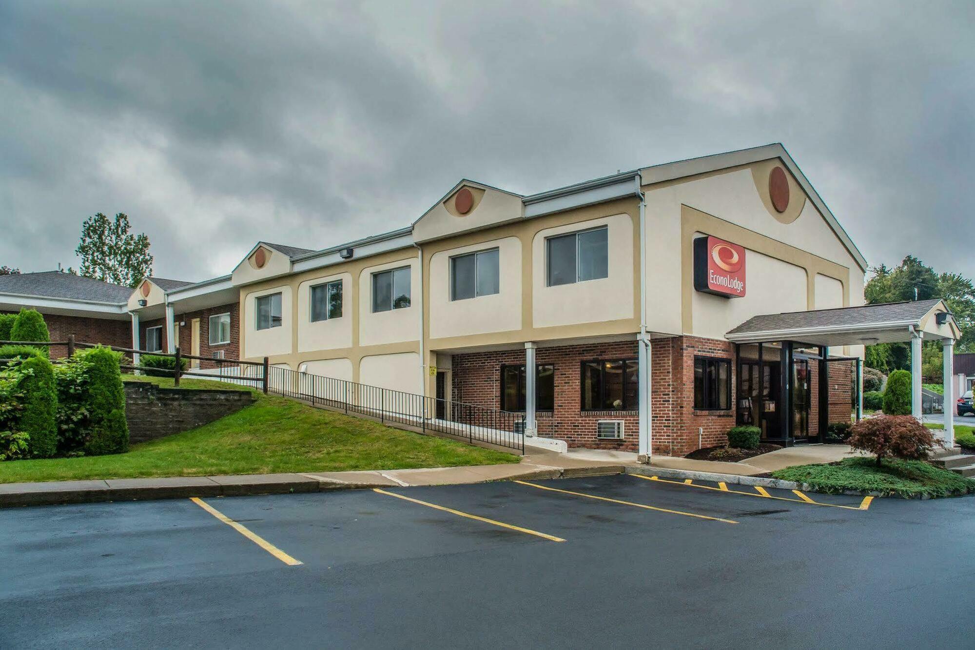 Econo Lodge Dewitt I-90 Extérieur photo